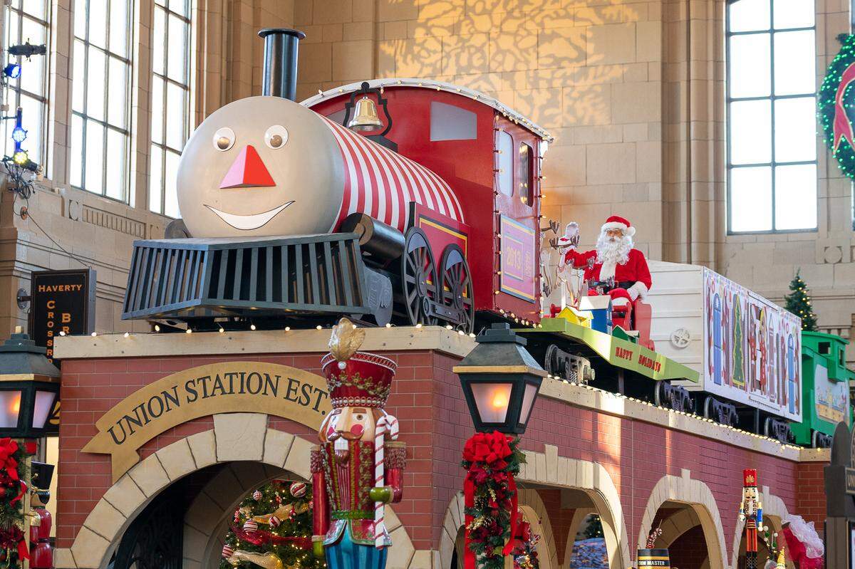 “Holiday Reflections” will run Nov. 20-Jan. 1 in Union Station’s Grand Plaza.