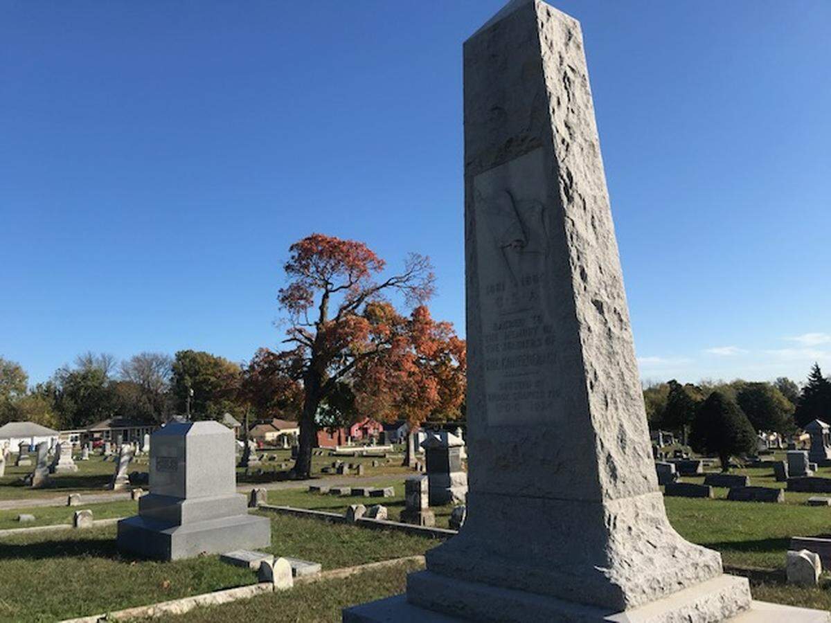 Erected in 1924 by the United Daughters of the Confederacy, this obelisk at Woodlawn Cemetery in Independence pays homage to the fallen veterans of the Confederate States of America.