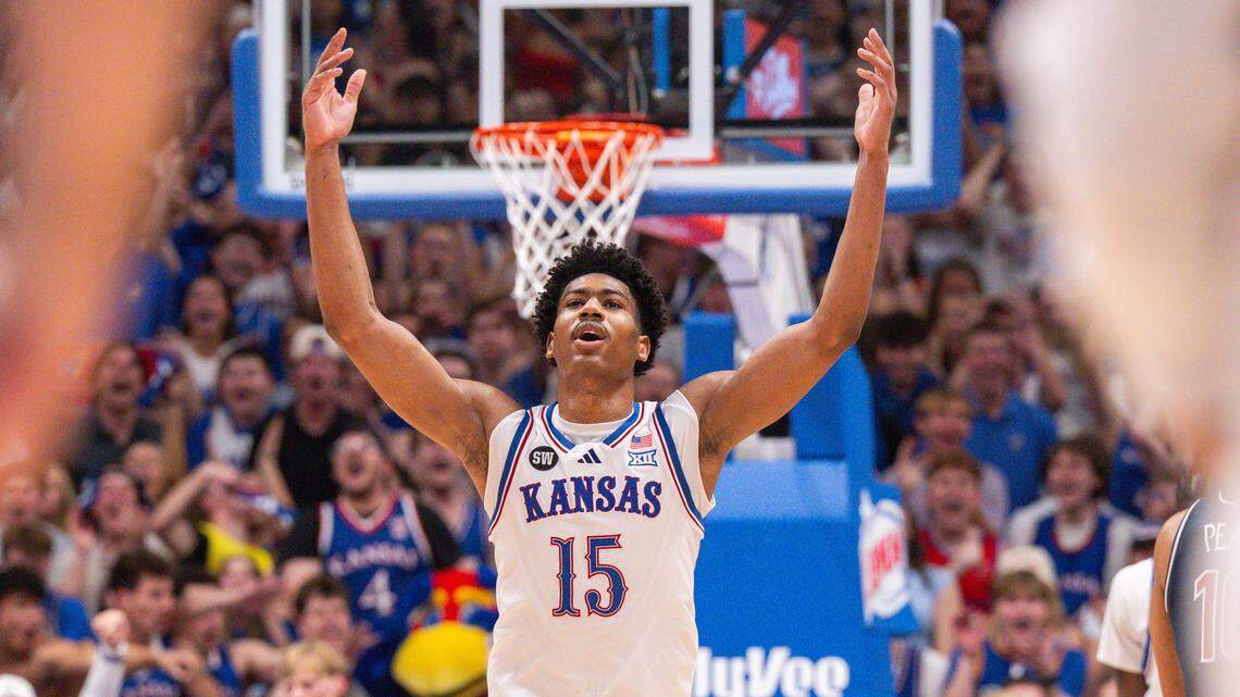 In rare Border War twist, this KU Jayhawks forward will pay visit to Mizzou Tigers