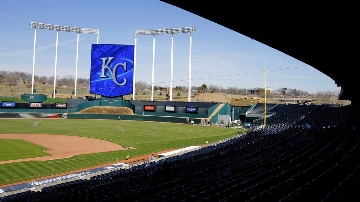 It’s hard enough to support the worst team in baseball. Then to see it turn its back on the taxpayers who have supported it for decades?