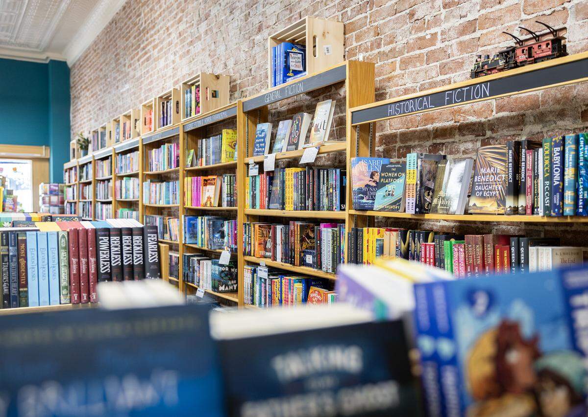 KD’s Books, which has long occupied a storefront on Main Street in downtown Lee’s Summit, is moving out in May to a nearby space on Third Street.