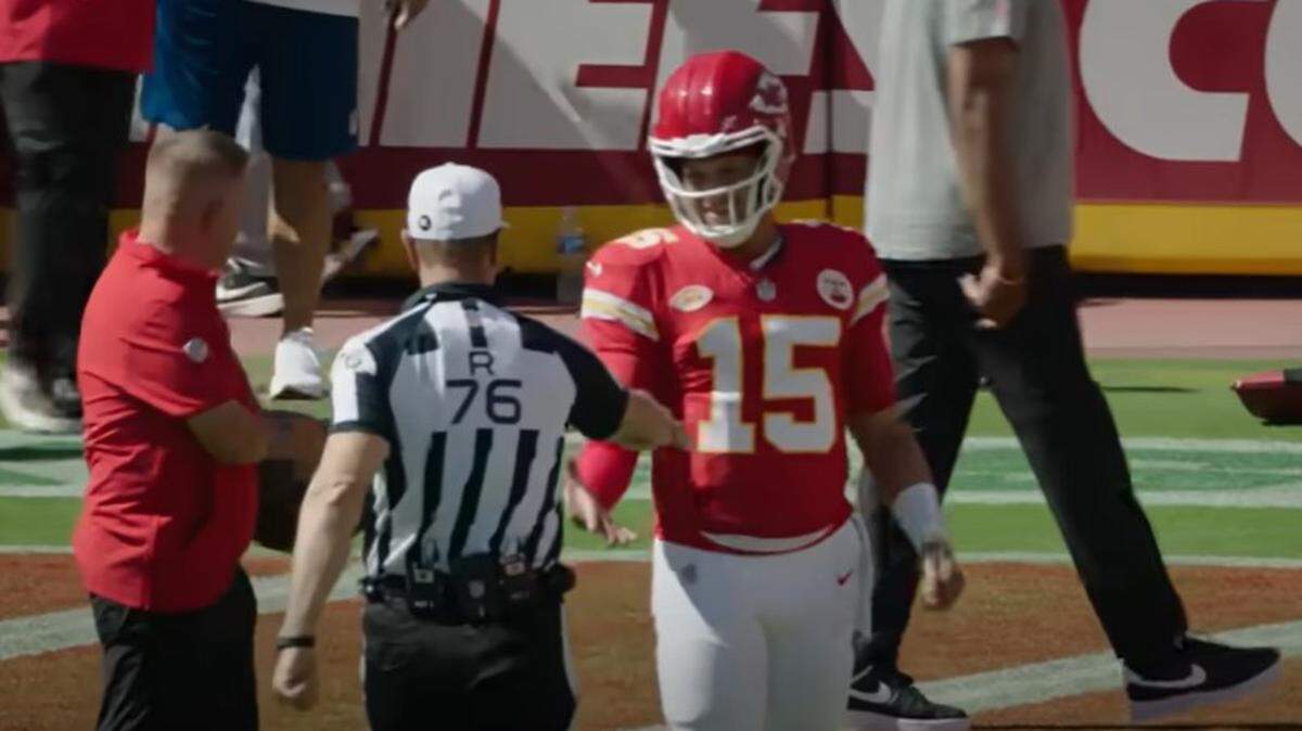 Patrick Mahomes congratulated Alan Eck before Sunday’s game.