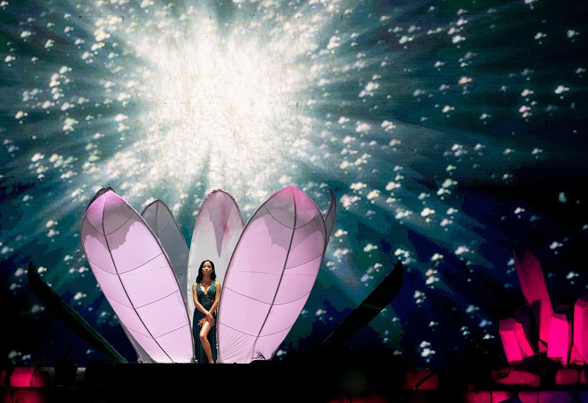 The stage for Jhené Aiko’s concert Monday at the T-Mobile Center had a giant lotus flower and a light show that helped set a spiritual experience for the crowd.