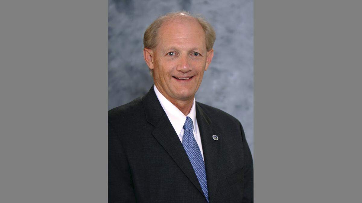 Kansas City Parks and Recreation Director Mark McHenry will retire after 44 years with the department.