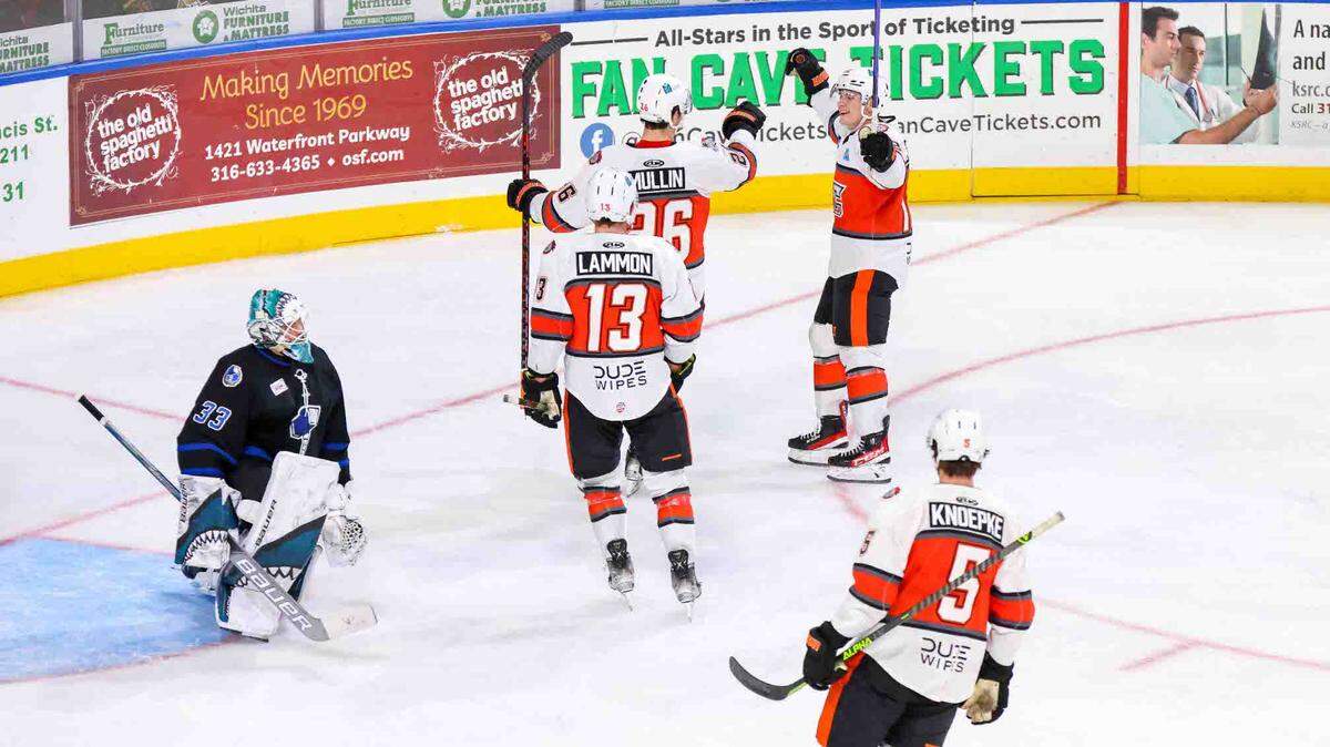 The Kansas City Mavericks played two games this past week, winning both to improve to 7-3-1.