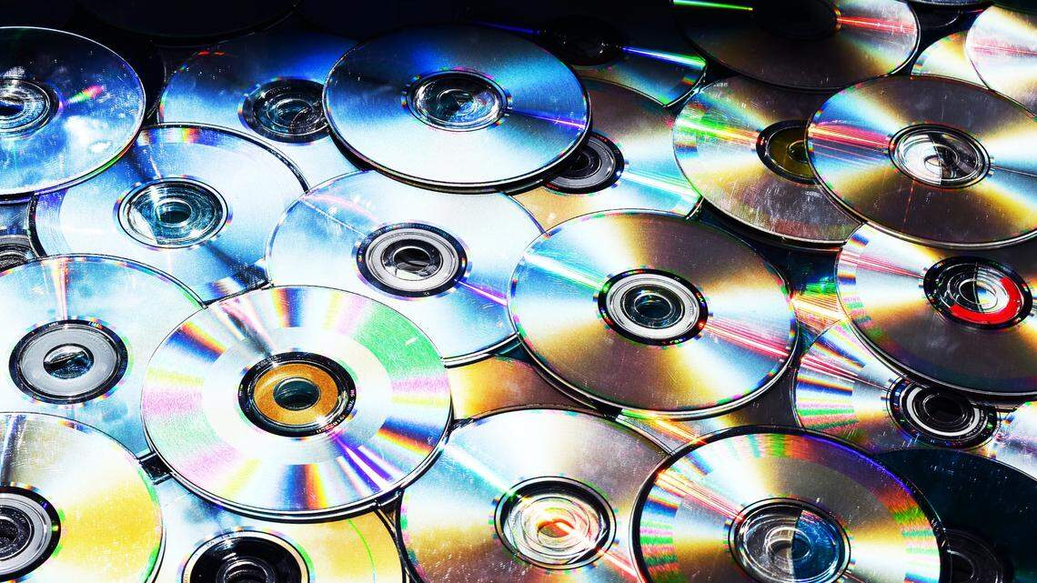 The Missouri couple made a “substantial income” selling the counterfeit DVDs and also got SNAP benefits, authorities said.