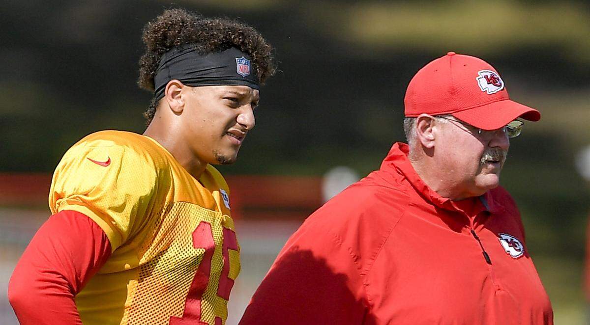Chiefs coach Andy Reid (right) and MVP quarterback Patrick Mahomes.