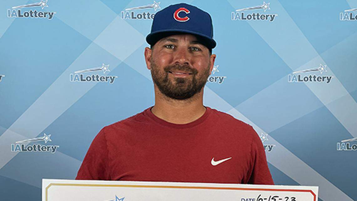 Bryan Doornenbal with his oversized check.