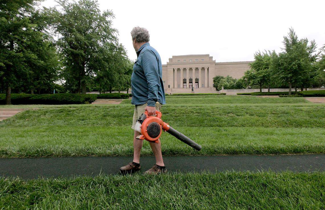 Art, fun and upkeep at the Nelson-Atkins Museum’s mini golf course ...