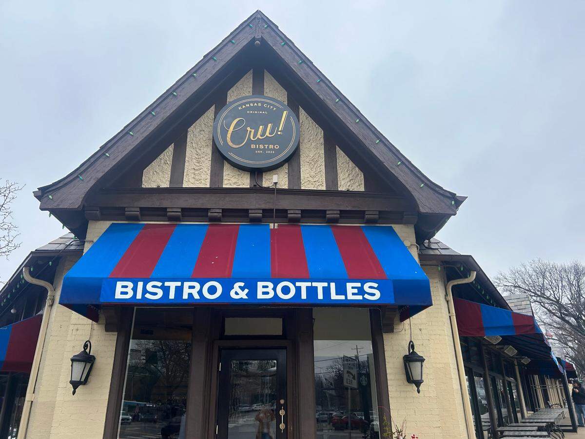 Cru Bistro & Bottles is Brookside’s newest restaurant.