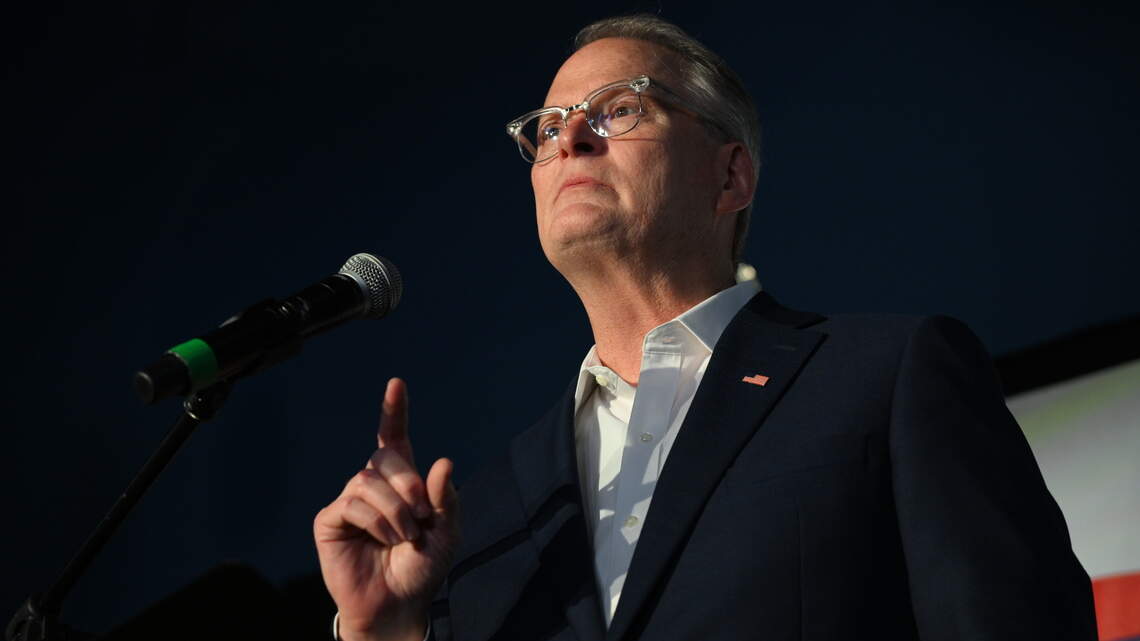 Does the Rev. Adam Hamilton give Democrats a chance of beating Roger Marshall?