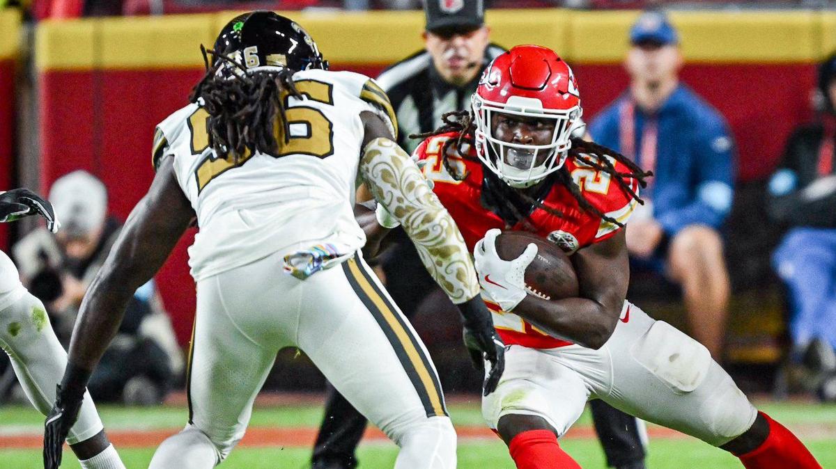 Kansas City Chiefs running back Kareem Hunt (29) runs for yardage in the first half against the New Orleans Saints on Monday, Oct. 7, 2024, at GEHA Field at Arrowhead Stadium.