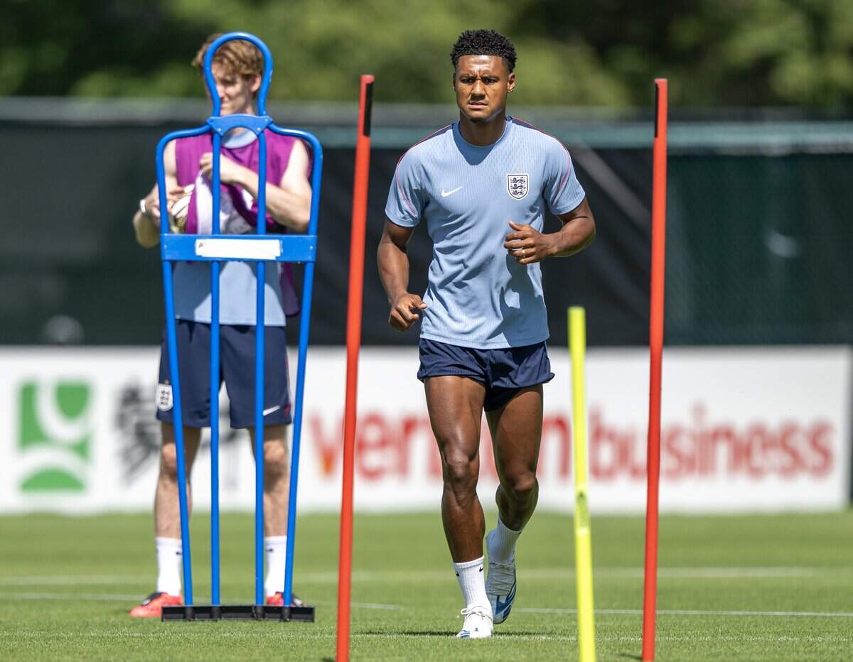 England forward Ollie Watkins (19) warms up during England's final practice at Swope Soccer Village on Friday, July 17, 2026, in Kansas City.