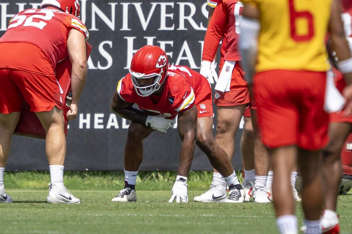 Kansas City Chiefs offensive tackle Josh Simmons (71) runs a drill during minicamp practice at the Chiefs' practice facility on Wednesday, June 10, 2026, in Kansas City.