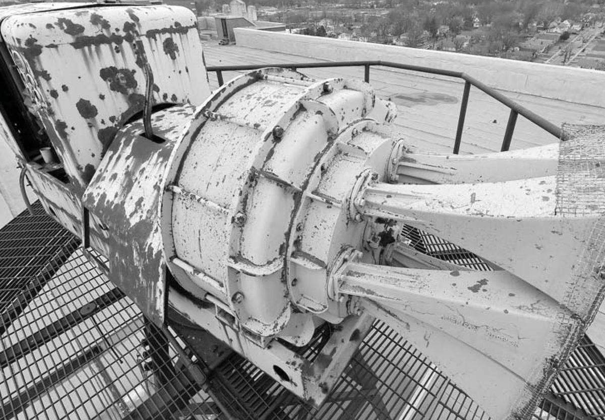 A three-ton, Cold War-era siren still sits atop the Hardesty Self Storage building on Independence Avenue.
