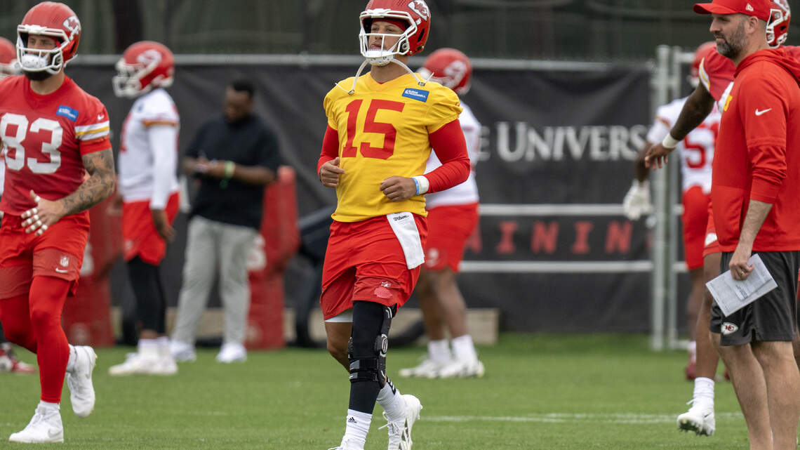 See financial details of Patrick Mahomes’ new Chiefs contract, including cap hits