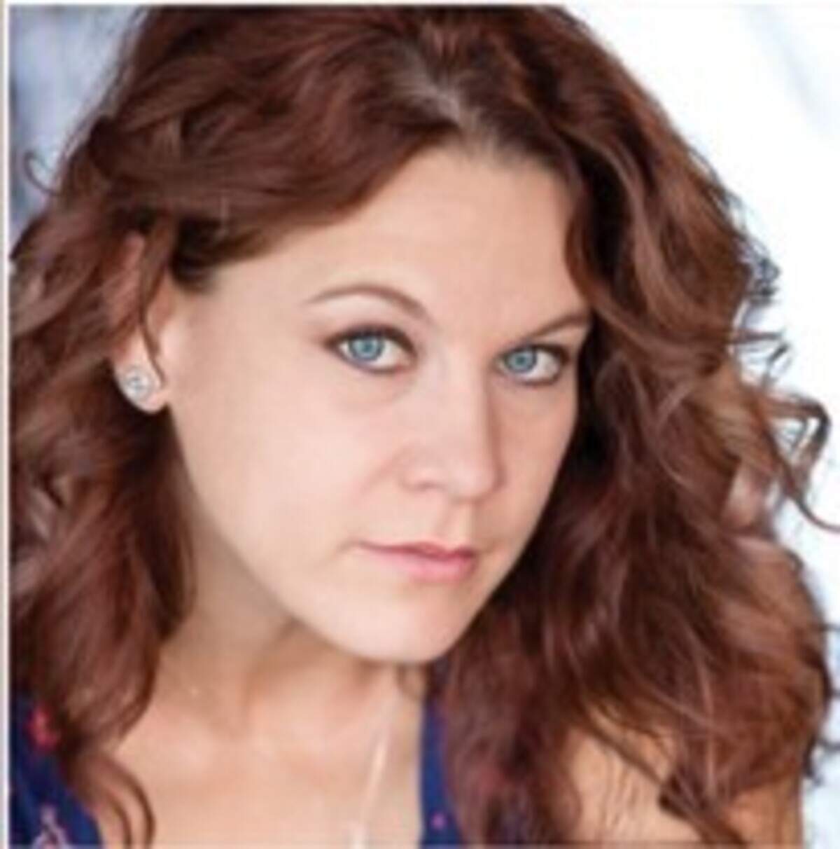 Cinnamon Schultz will play Lady McBeth.