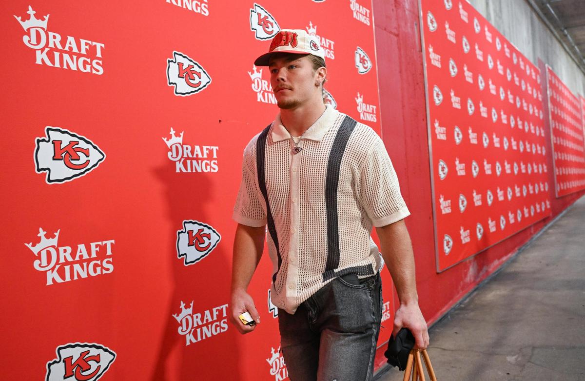 Kansas City Chiefs running back Carson Steele arrives before the Chiefs’ game with the Tampa Bay Buccaneers on Monday, Nov. 4, 2024, at GEHA Field at Arrowhead Stadium.