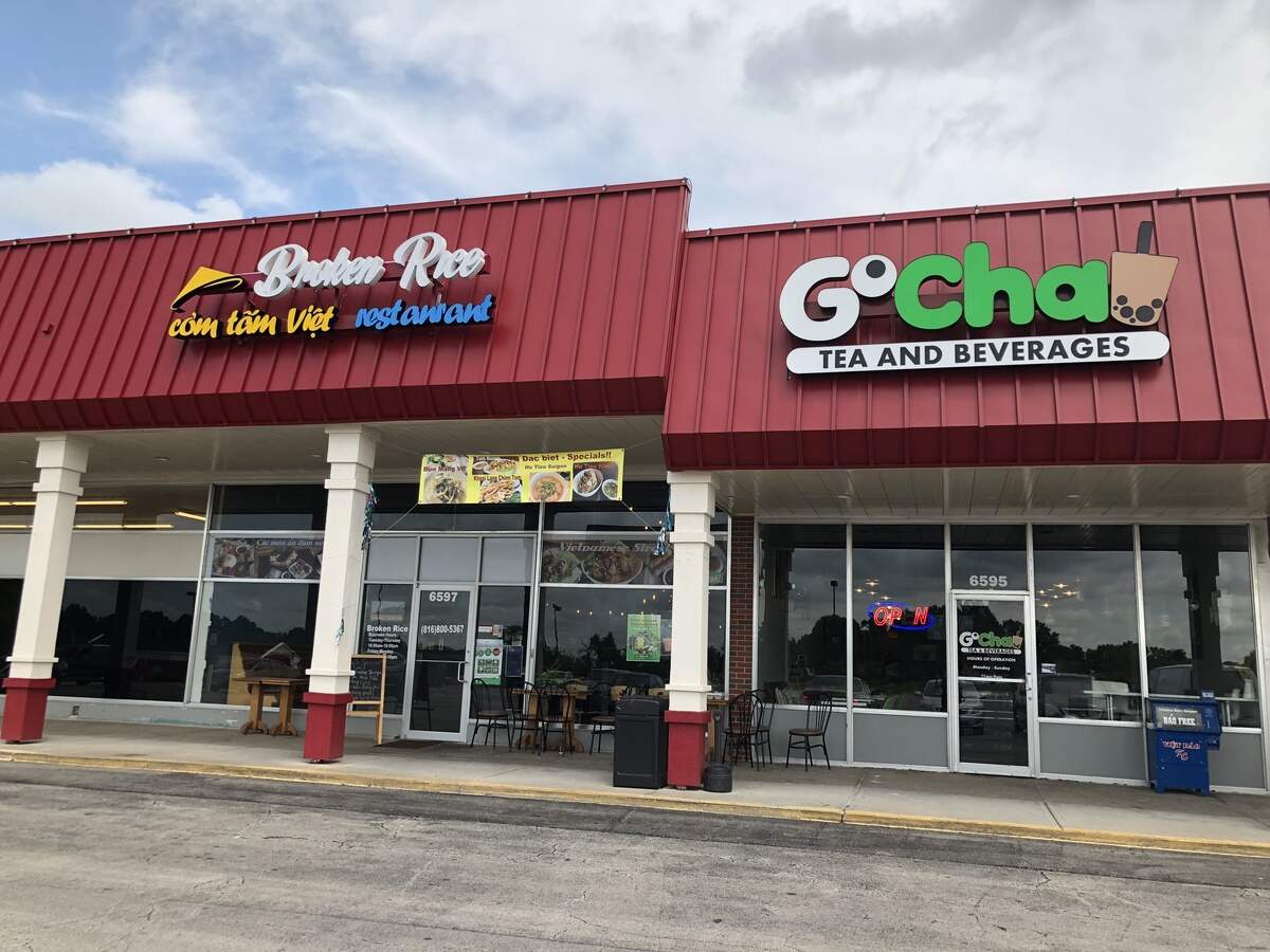 Broken Rice, which specializes in Vietnamese street food, is located next to GoCha Tea and Beverages, a bubble tea shop, in Gladstone’s Little Saigon Plaza.