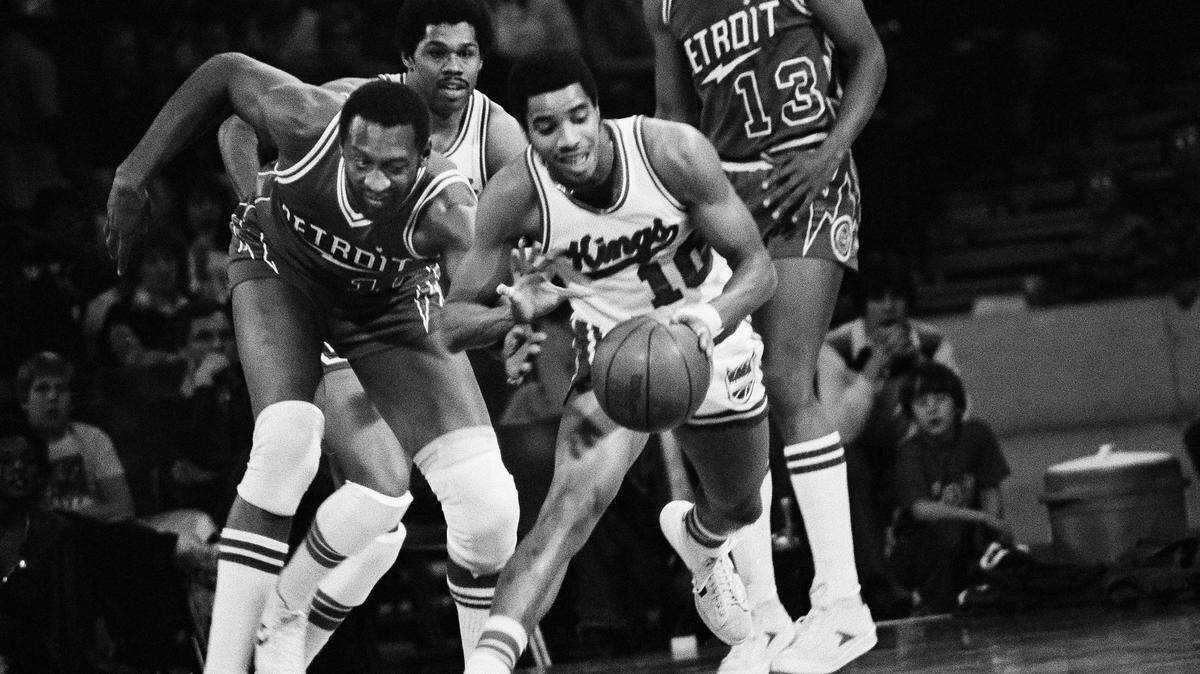 Detroit Pistons’ Bob Lanier, left, goes after Kansas City Kings’ Otis Birdsong, right, after Birdsong stole the ball away from Lanier during Friday’s NBA game at Kemper Arena, Feb. 2, 1979. Lanier was charged with a foul on the play. In the background is Kings? Bill Robinzine. (AP Photo/)