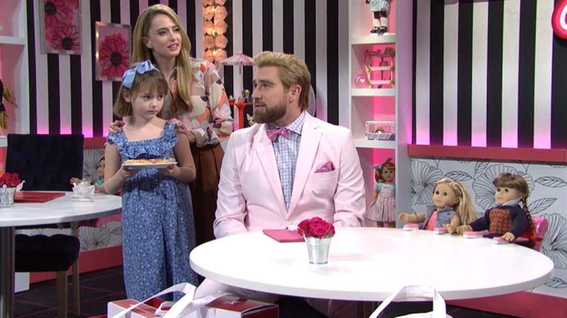 Chiefs’ Travis Kelce got good reviews from TV critics for work on ‘Saturday Night Live’