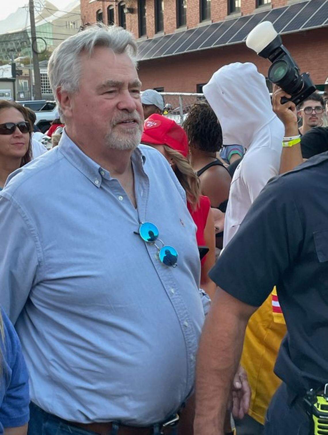 Travis Kelce’s father, Ed, arrived at the car show.