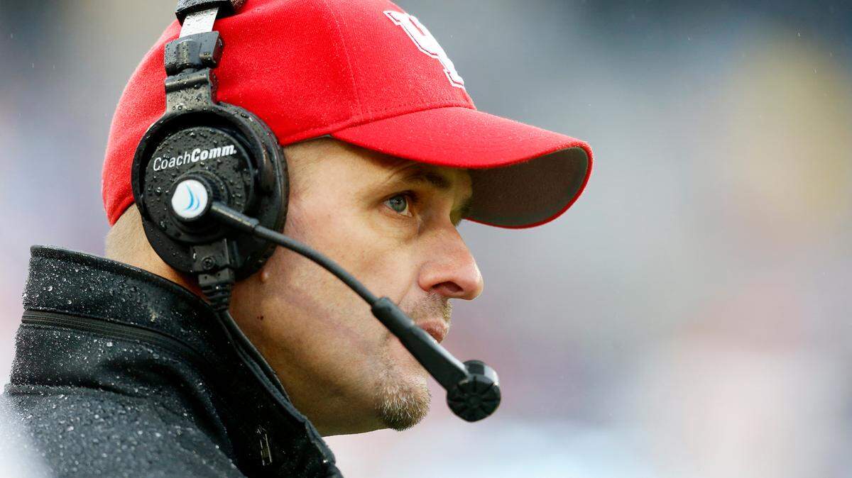 Houston interim head coach David Gibbs during the first half of the Armed Forces Bowl NCAA college football game, Friday, Jan. 2, 2015, in Fort Worth. Texas. Houston won 35-34. (AP Photo/Sharon Ellman)