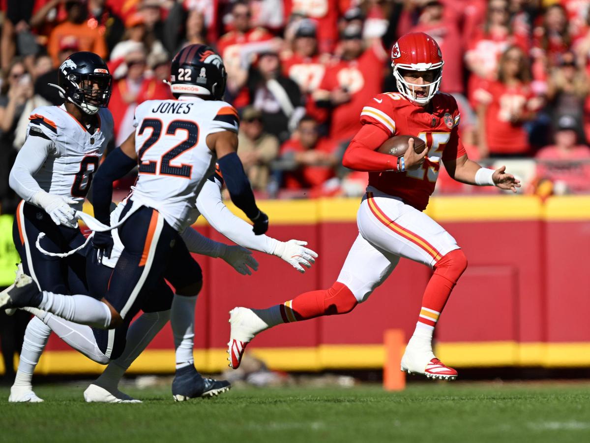 Kansas City Chiefs quarterback Patrick Mahomes (15) runs the ball in the first half against the Denver Broncos on Sunday, Nov. 10, 2024, at GEHA Field at Arrowhead Stadium.