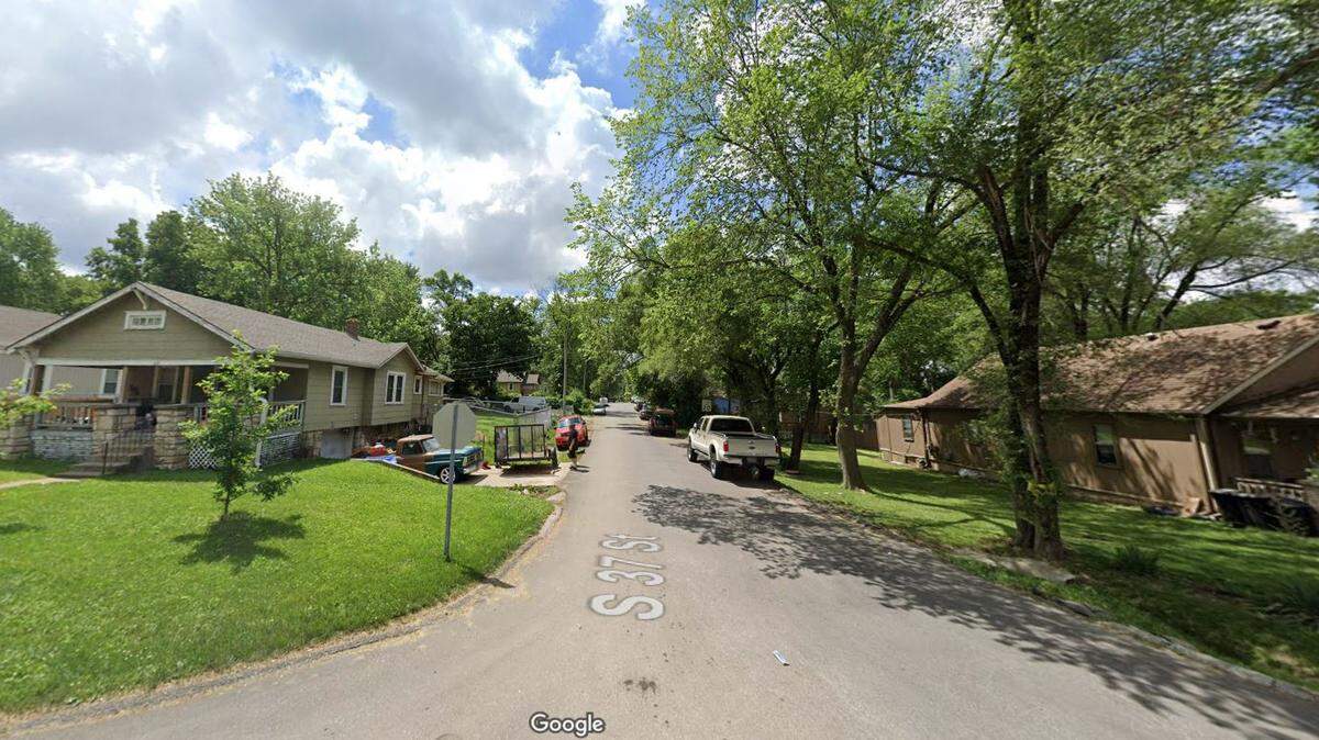 Police are investigating a shooting that left one man dead early Monday in Kansas City, Kansas — the city’s first homicide of the New Year. The shooting occurred about 2:40 a.m. in a neighborhood on South 37th Street just south of Shawnee Drive. This Google Maps Street View image of the area is from June.