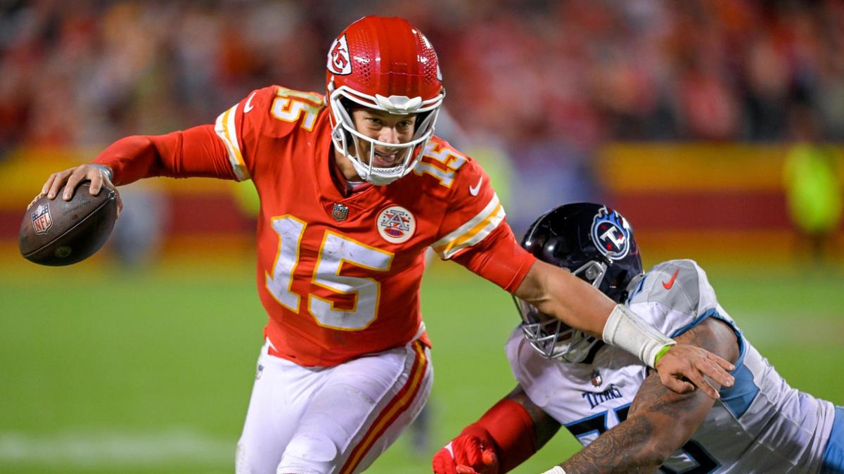 Chiefs quarterback Patrick Mahomes (15) scrambled for touchdown in the second half against the Tennessee Titans on Sunday, Nov. 6, 2022, at Arrowhead Stadium in Kansas City.