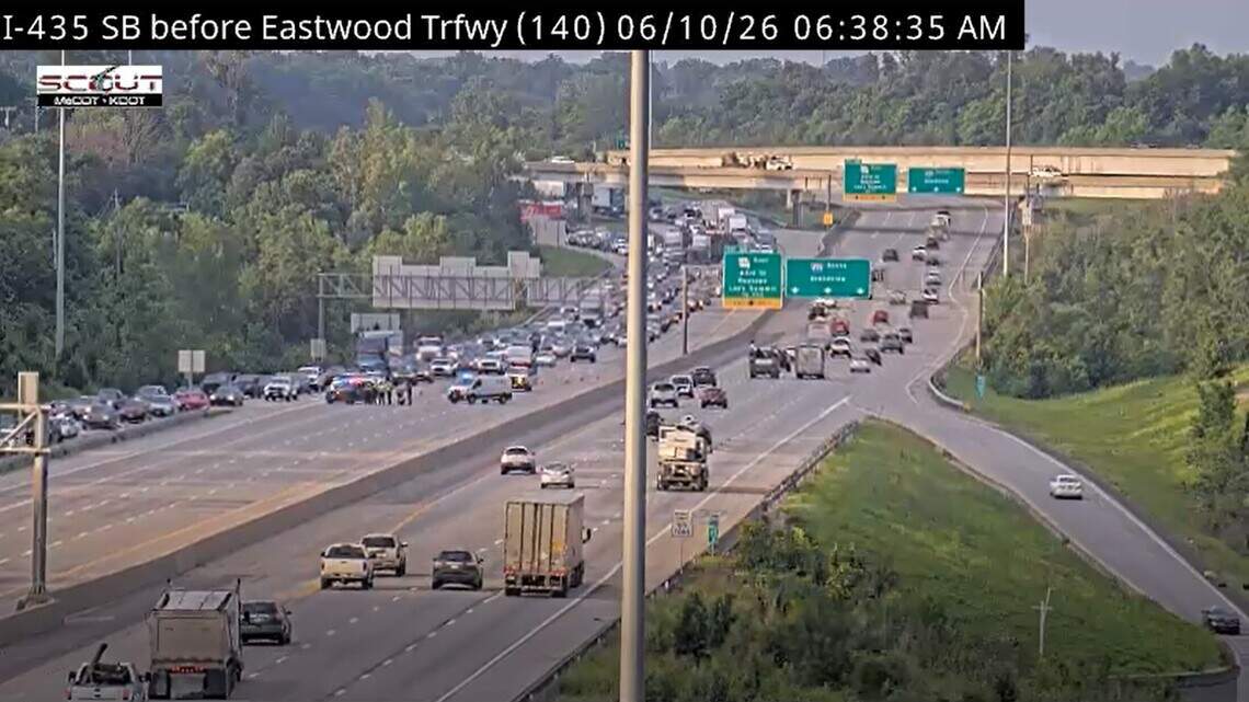Pedestrian struck, killed on NB I-435 in Kansas City; highway closed at rush hour