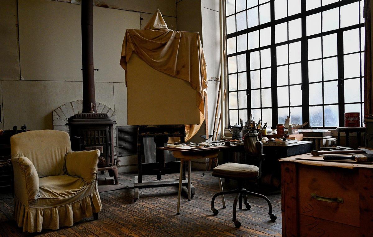 Benton’s studio in the Roanoke neighborhood of Kansas City.