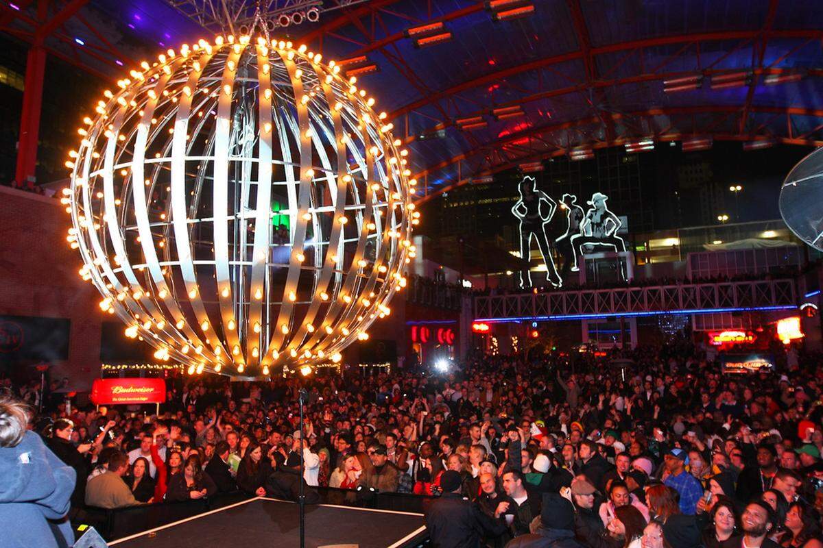 The Power & Light District’s KC Live! will be the site for what is traditionally the area’s largest New Year’s Eve celebration, NYE Live! beginning at 8 p.m. Dec. 31.