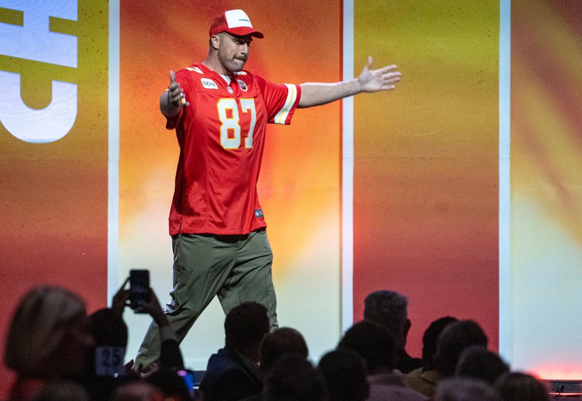 Chiefs tight end Travis Kelce was introduced to the crowd at the 2024 Chiefs Kickoff Luncheon.