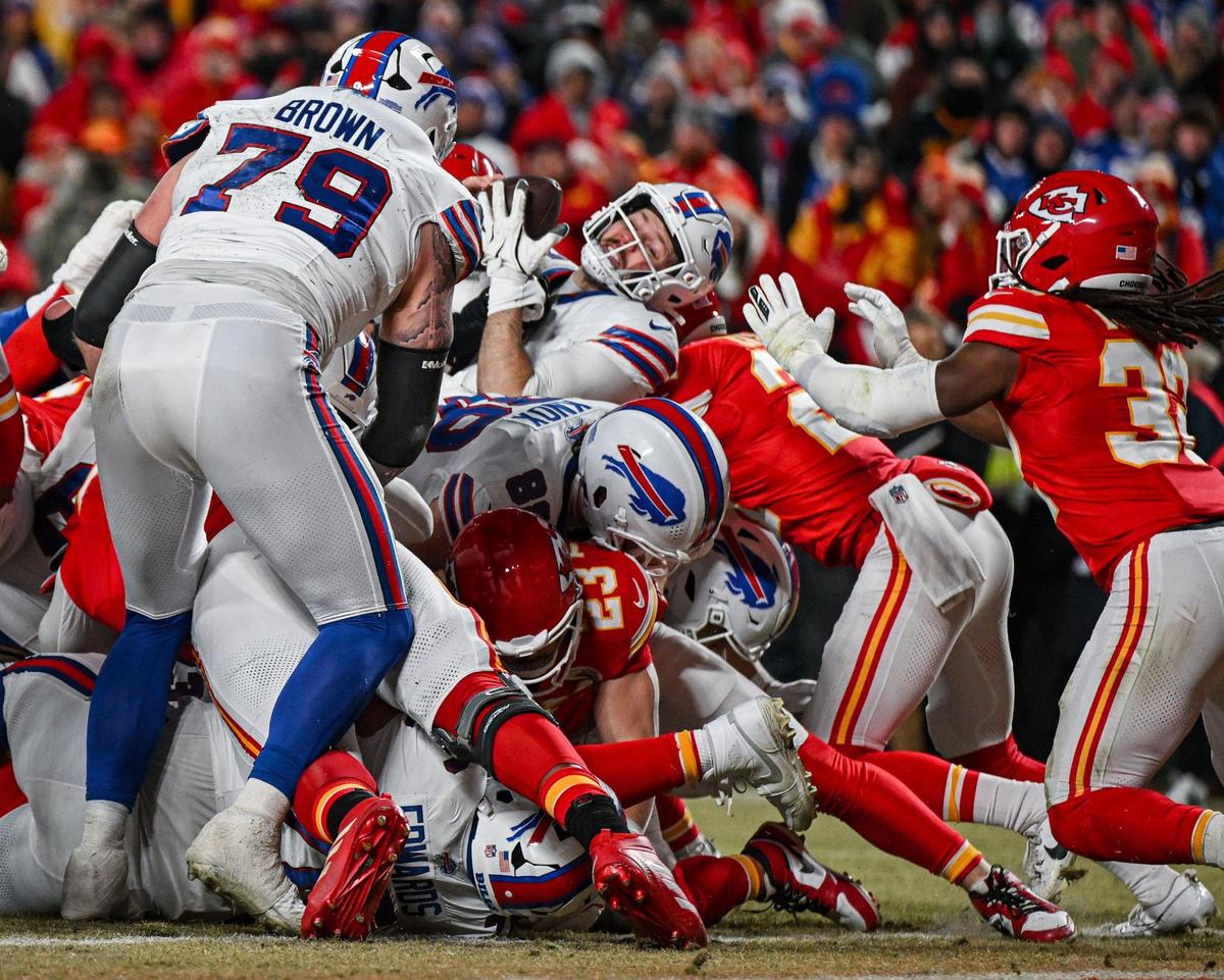 Buffalo Bills quarterback Josh Allen (17) couldn’t get the ball over the line for a two-point conversion against the Kansas City Chiefs in the second quarter during the AFC Championship Game on Sunday, Jan. 26, 2025, at GEHA Field at Arrowhead Stadium.