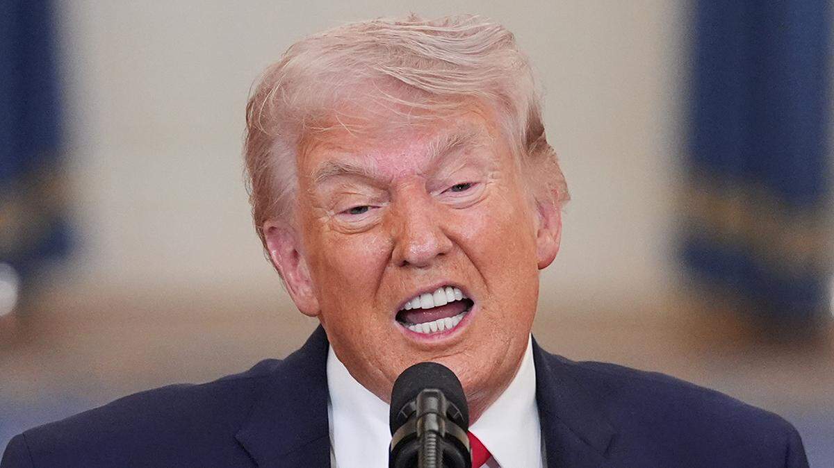 WASHINGTON, DC - APRIL 1: U.S. President Donald Trump speaks from the Cross Hall of the White House on April 1, 2026 in Washington, DC. Trump used the prime-time address to update the nation on the war in Iran. (Photo by Alex Brandon-Pool/Getty Images)