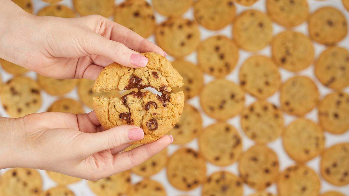 Tiff’s Treats sells chocolate chip cookies, snickerdoodle cookies, oatmeal raisin cookies and more.