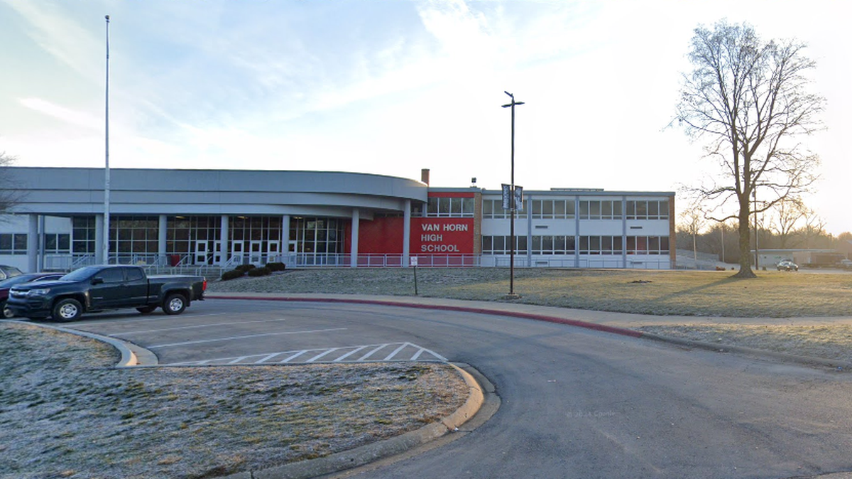 A photo of Van Horn High School in Independence, Missouri.