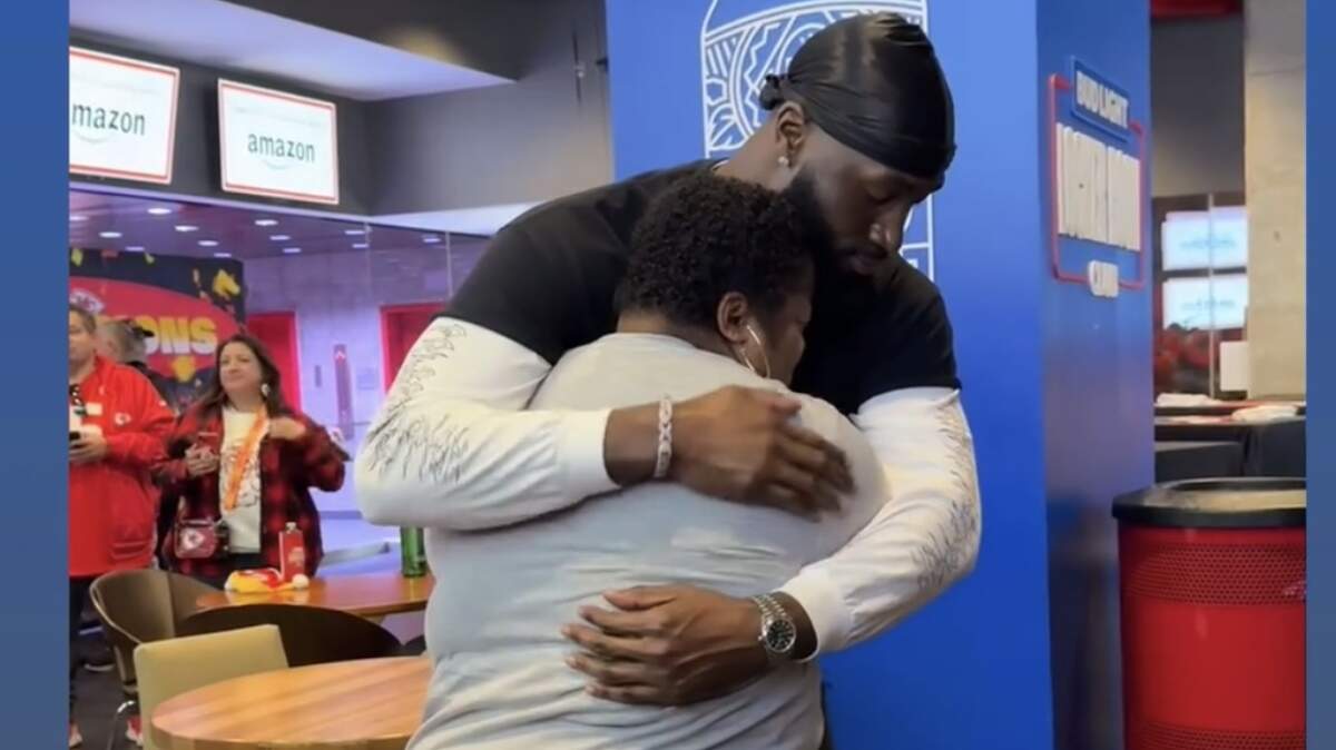 Kansas City Chiefs defensive end Charles Omenihu treated a group of breast cancer survivors to VIP treatment at the Texans game at GEHA Field at Arrowhead Stadium on Saturday.