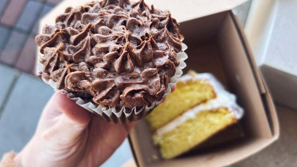 The Lemon Cake Bakery sells chocolate cupcakes, lemon cake (of course) and other baked goods.