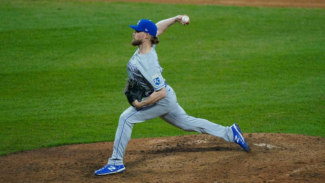 Kansas City Royals relief pitcher Josh Staumont throws against the Chicago White Sox during the sixth inning of a baseball game in Chicago, Thursday, April 8, 2021. (AP Photo/Nam Y. Huh)
