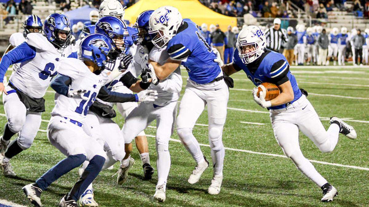 Gardner-Edgerton’s Dylan Butash scored on this fourth-quarter run against Olathe Northwest during the Trailblazers’ Class 6A semifinal victory in high school football on Friday night in Gardner, Kan.