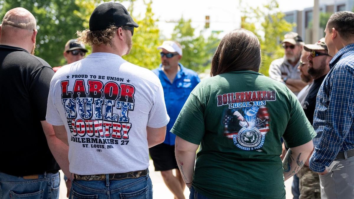 Members of the International Brotherhood of Boilermakers gathered Tuesday outside the Robert J. Dole Federal Courthouse in Kansas City, Kansas.