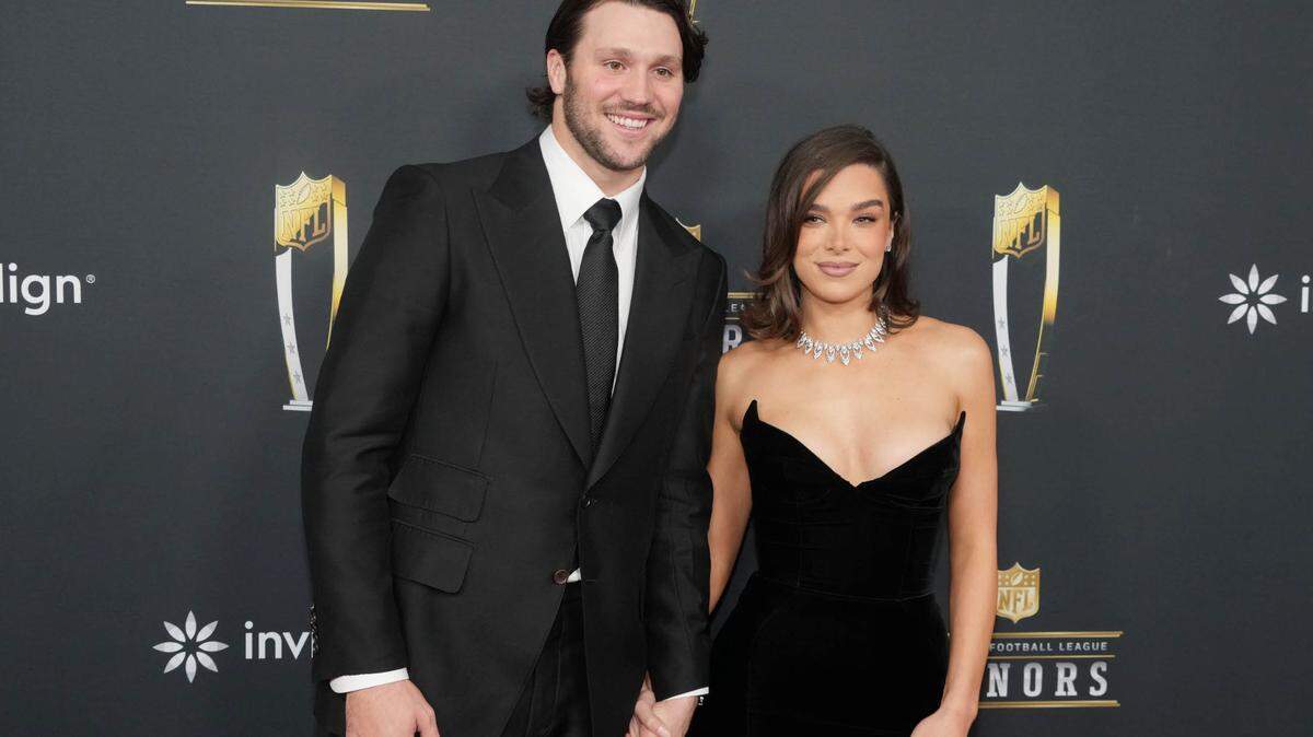 Buffalo Bills star Josh Allen and fiancée Hailee Steinfeld on the red carpet before Super Bowl LIX NFL Honors at Saenger Theatre in New Orleans.