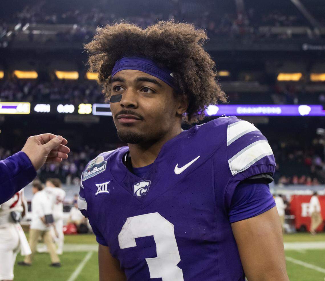 Kansas State Wildcats running back Dylan Edwards (3) against the Rutgers Scarlet Knights during the Rate Bowl at Chase Field on Dec. 26, 2024.