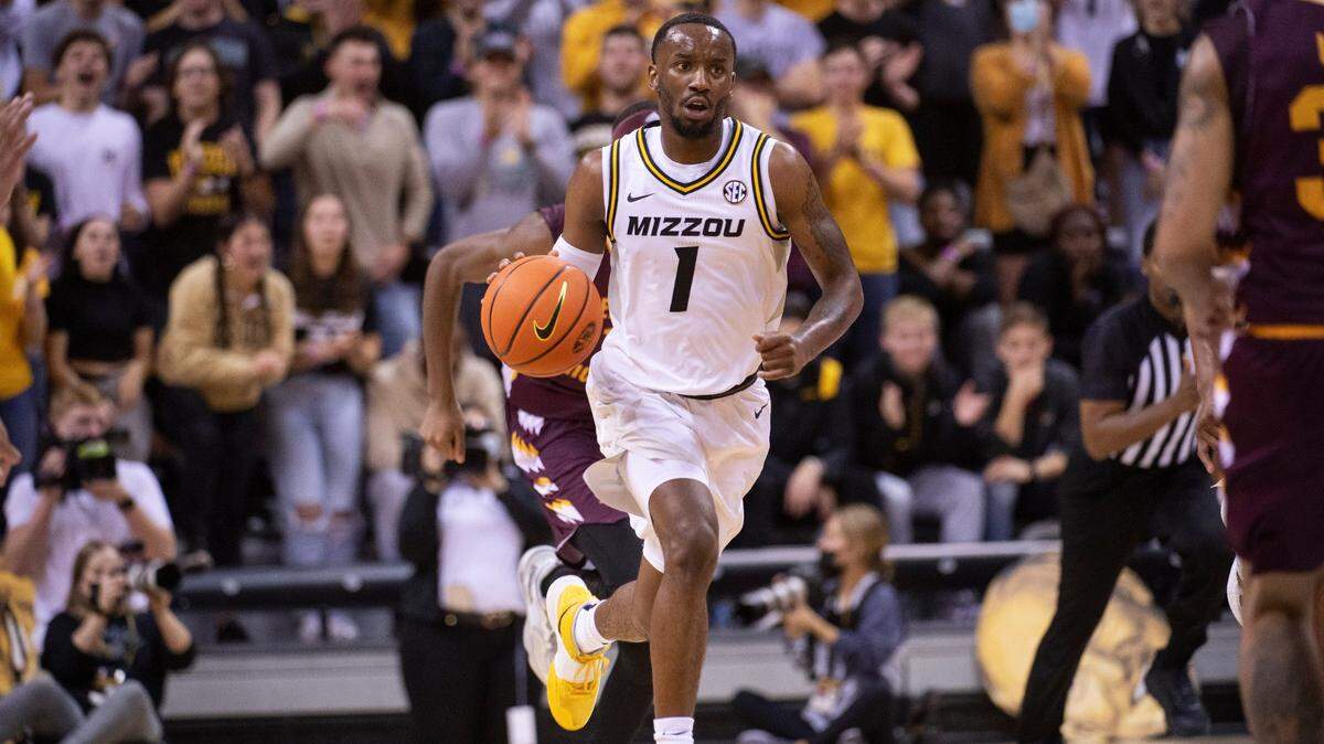 Missouri’s Amari Davis brings the ball up court during the second half of an NCAA college basketball game against Central Michigan Tuesday, Nov. 9, 2021, in Columbia, Mo. Missouri won 78-68.(AP Photo/L.G. Patterson)