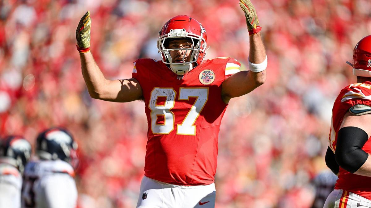 Kansas City Chiefs tight end Travis Kelce (87) celebrates a touchdown in the first half against the Denver Broncos on Sunday, Nov. 10, 2024, at GEHA Field at Arrowhead Stadium.