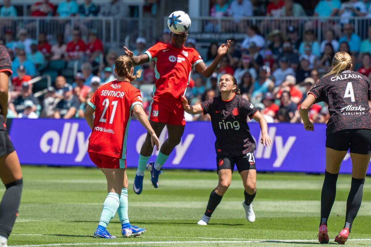 Kansas City Current forward Temwa Chawinga (6) heads a crosser in the Current's match vs. Portland Thorns FC on Sunday, May 24, 2026, at CPKC Stadium.