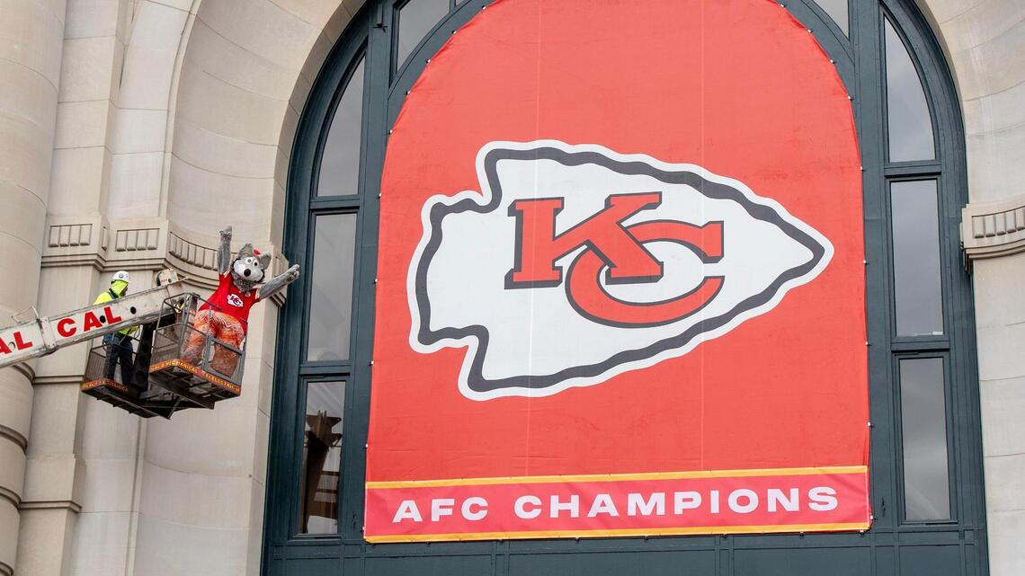 Half-price coffee, $3 burgers & more: KC businesses celebrate Chiefs with Super Bowl deals