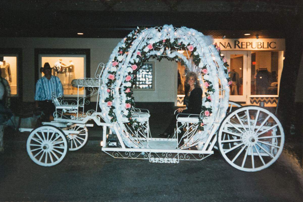 M.J. L’Donna owned the Surrey Ltd. horse carriage company on the Country Club Plaza.